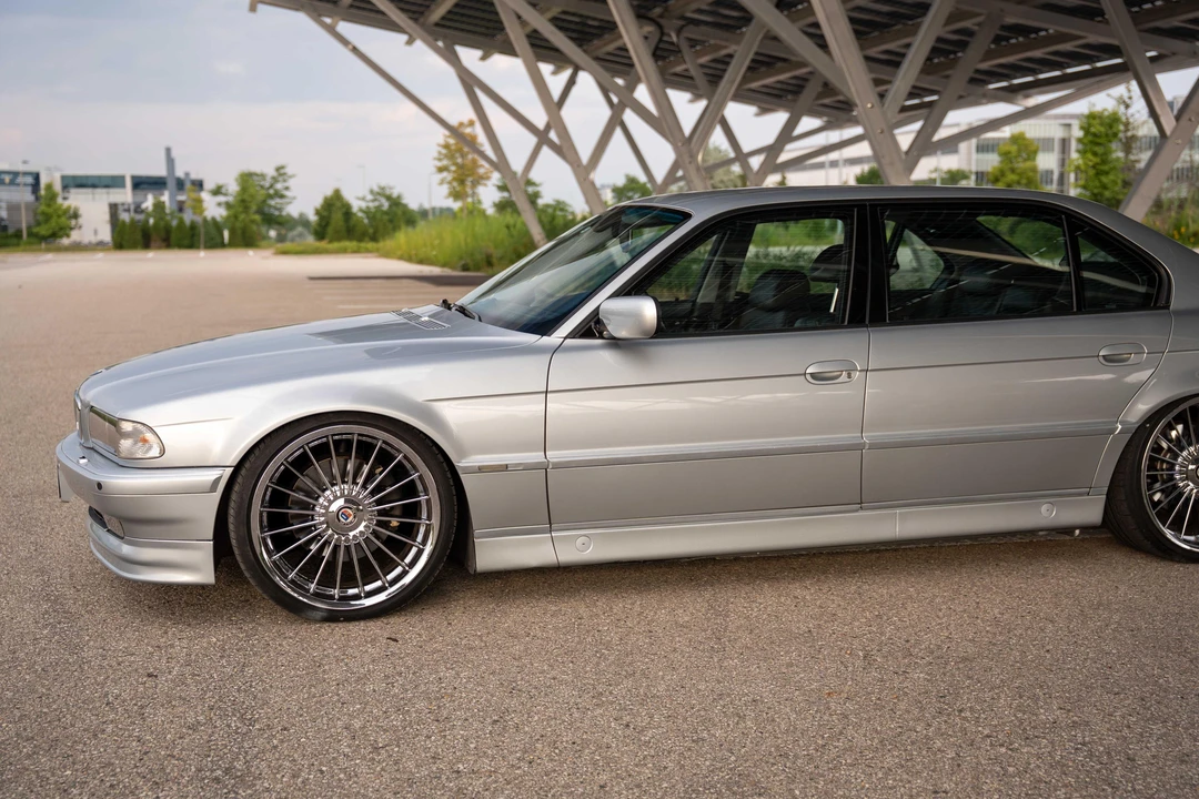 1998 BMW E38 750i & 750iL Sedan - Image 28 of 31