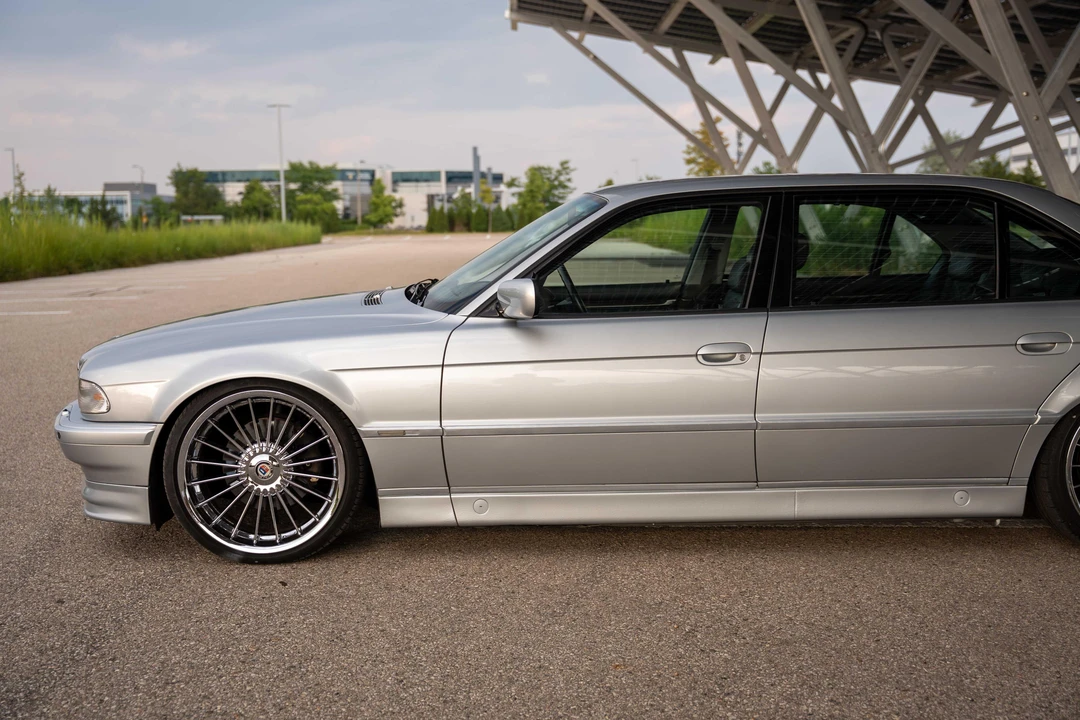 1998 BMW E38 750i & 750iL Sedan - Image 29 of 31