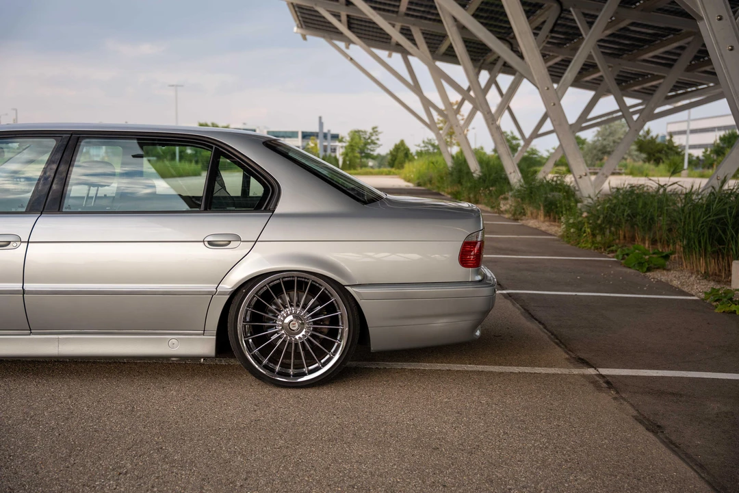 1998 BMW E38 750i & 750iL Sedan - Image 31 of 31