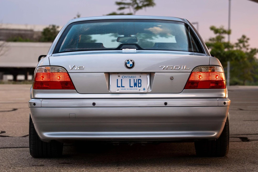 1998 BMW E38 750i & 750iL Sedan - Image 5 of 31