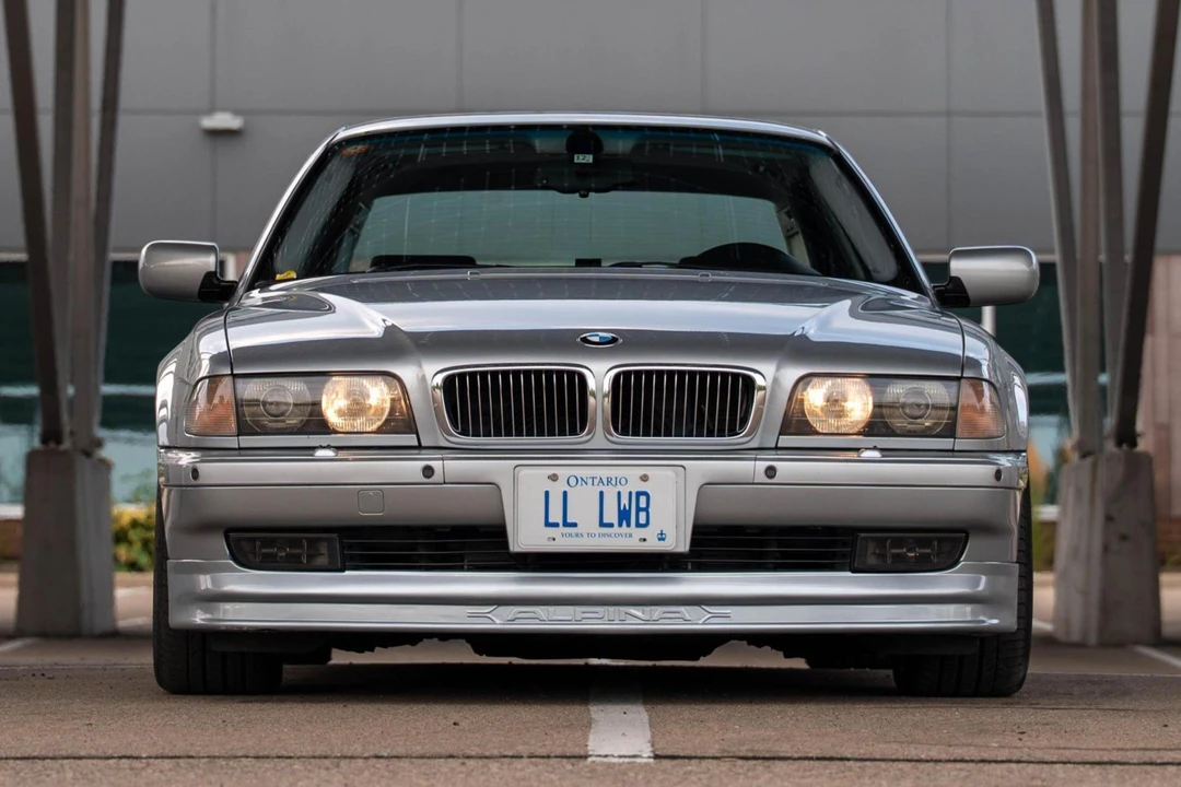1998 BMW E38 750i & 750iL Sedan - Image 2 of 31