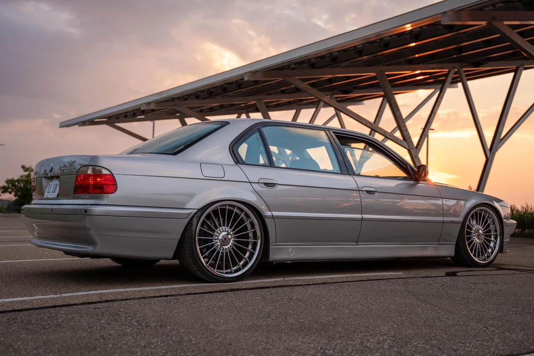 1998 BMW E38 750i & 750iL Sedan - Image 3 of 31