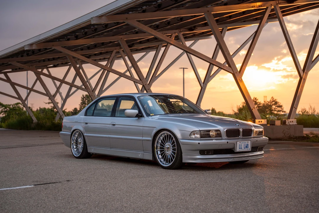 1998 BMW E38 750i & 750iL Sedan - Image 18 of 31