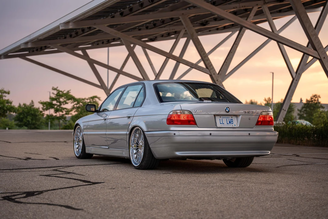 1998 BMW E38 750i & 750iL Sedan - Image 14 of 31