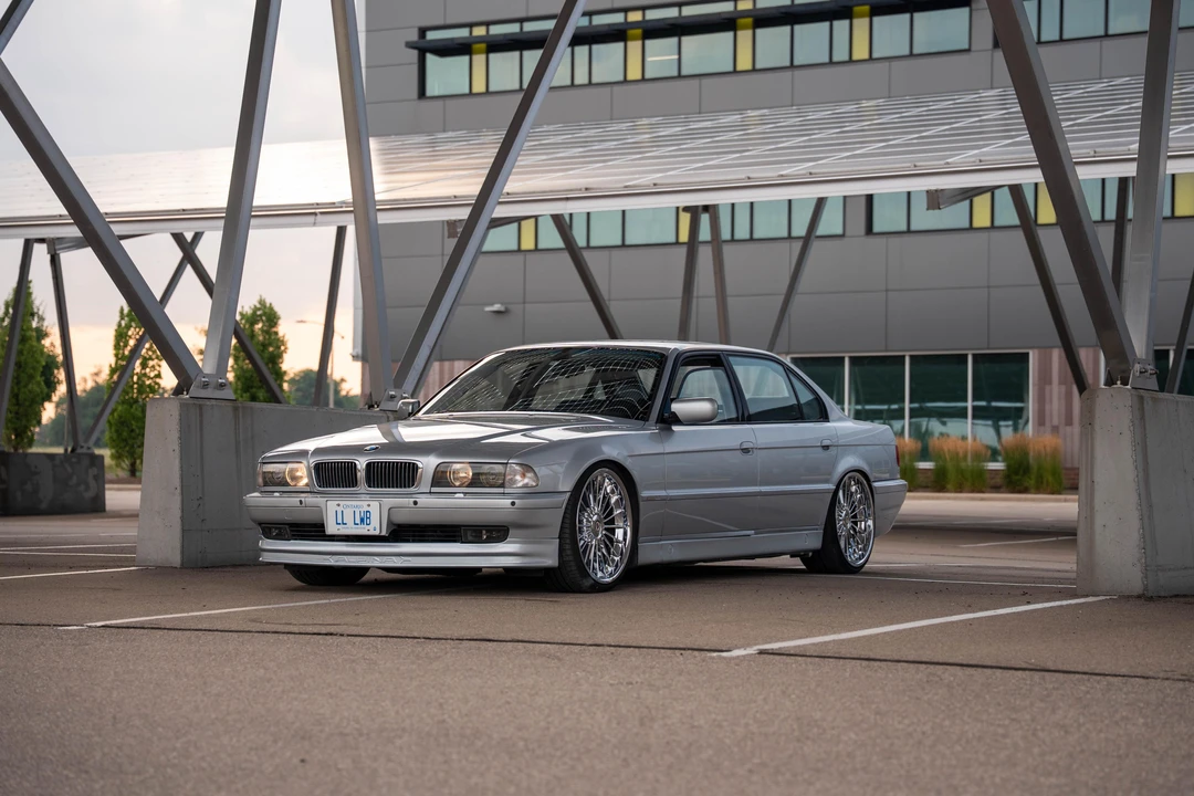 1998 BMW E38 750i & 750iL Sedan - Image 10 of 31