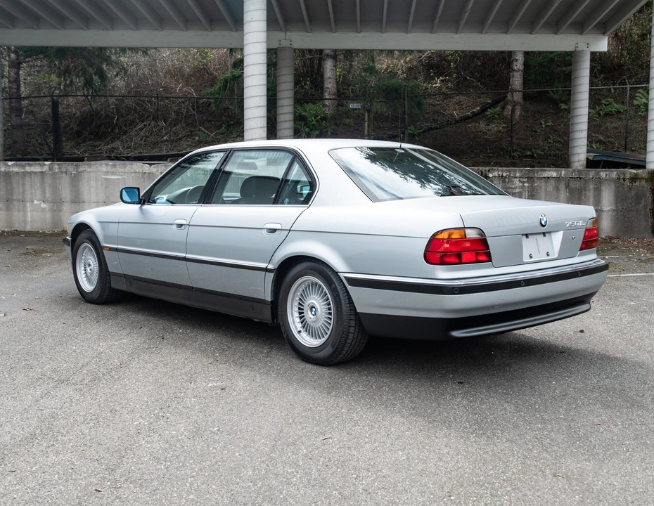 1998 BMW E38 750i & 750iL Sedan - Image 14 of 31