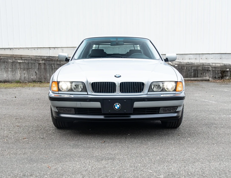 1998 BMW E38 750i & 750iL Sedan - Image 5 of 31