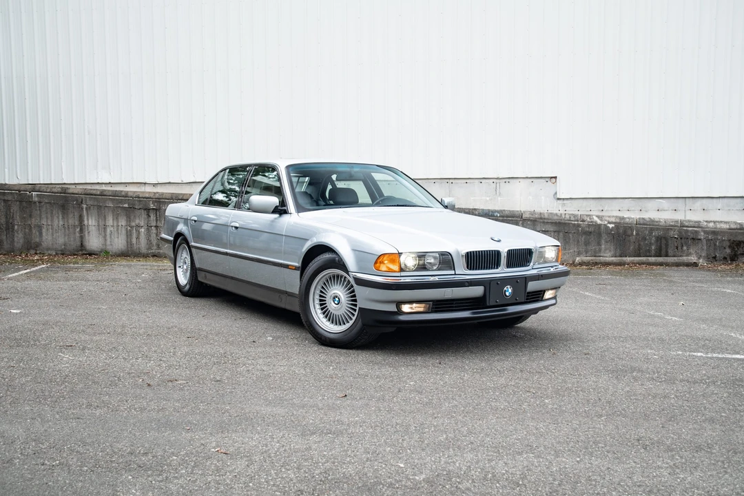 1998 BMW E38 750i & 750iL Sedan - Image 2 of 31