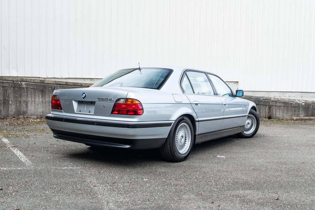 1998 BMW E38 750i & 750iL Sedan - Image 17 of 31