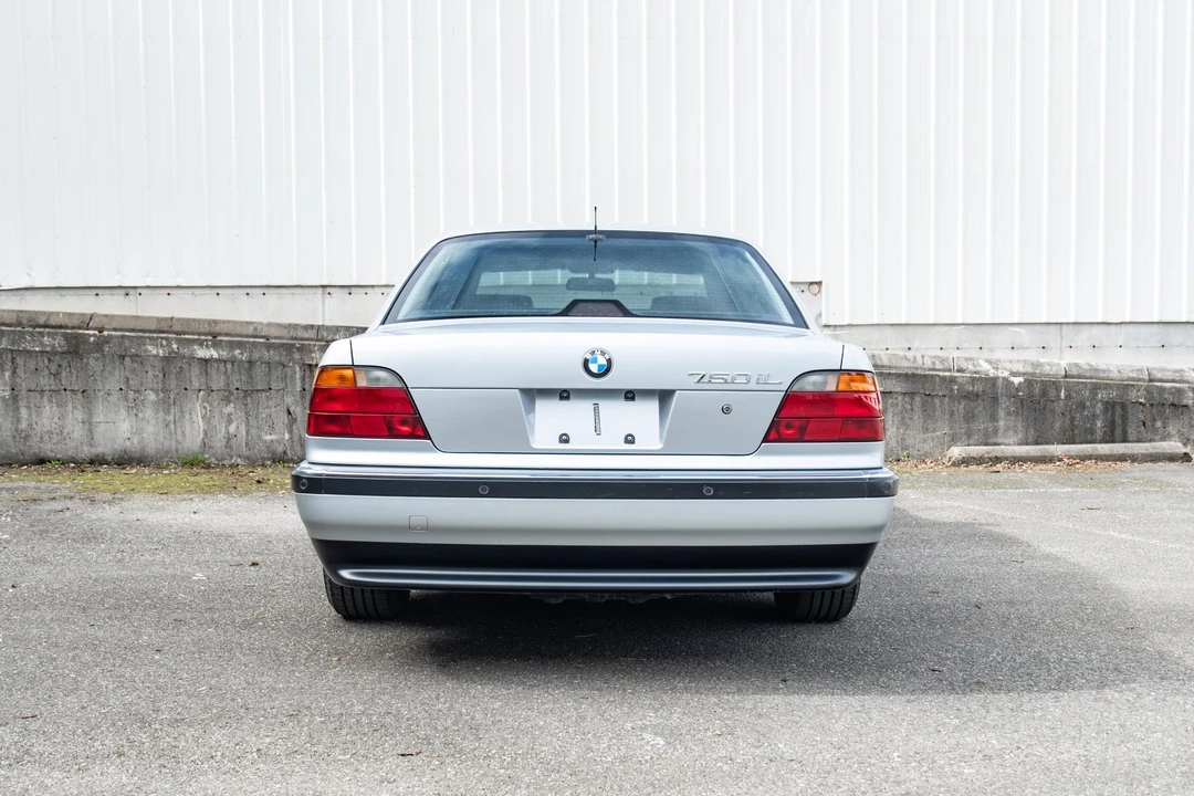 1998 BMW E38 750i & 750iL Sedan - Image 15 of 31