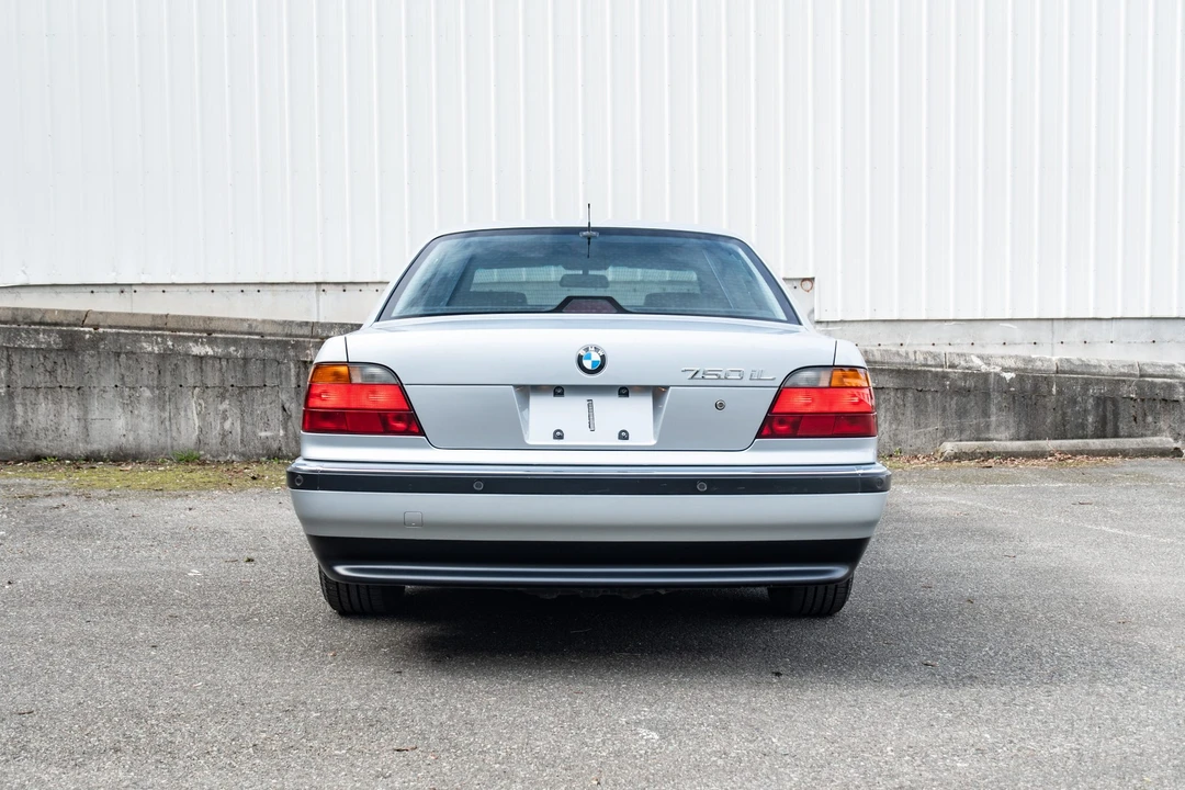 1998 BMW E38 750i & 750iL Sedan - Image 16 of 31