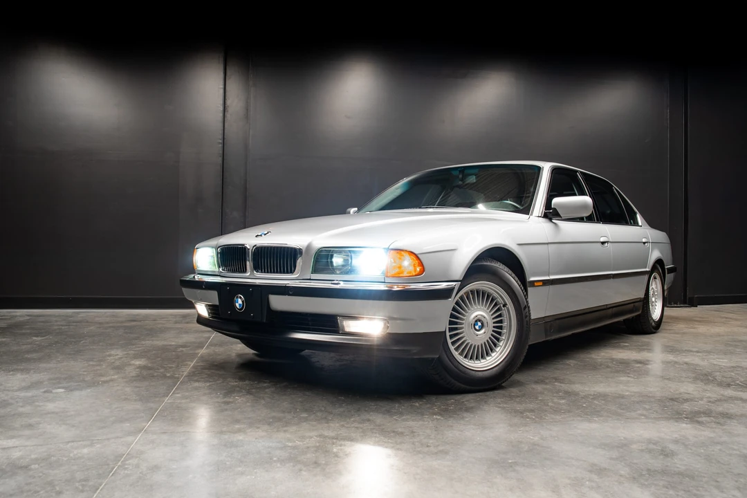 1998 BMW E38 750i & 750iL Sedan - Image 24 of 31