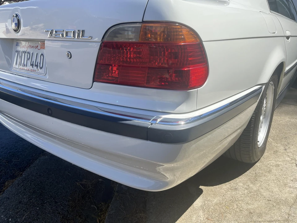 1998 BMW E38 750i & 750iL Sedan - Image 29 of 31