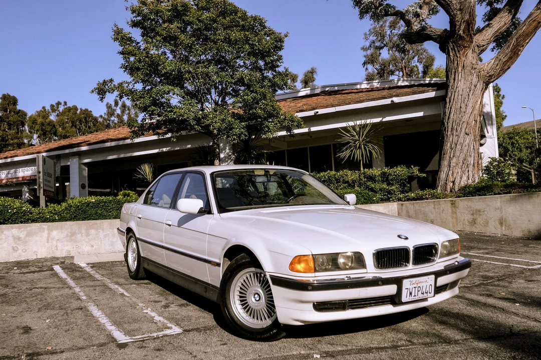 1998 BMW E38 750i & 750iL Sedan - Image 10 of 31