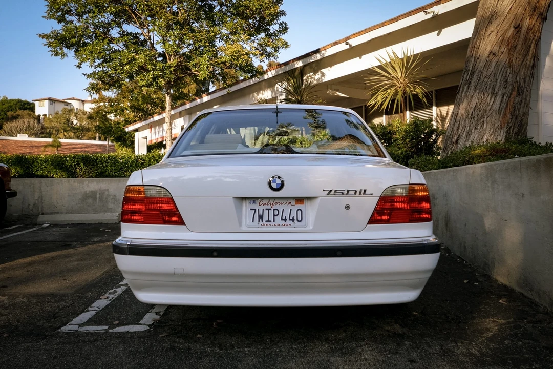 1998 BMW E38 750i & 750iL Sedan - Image 20 of 31