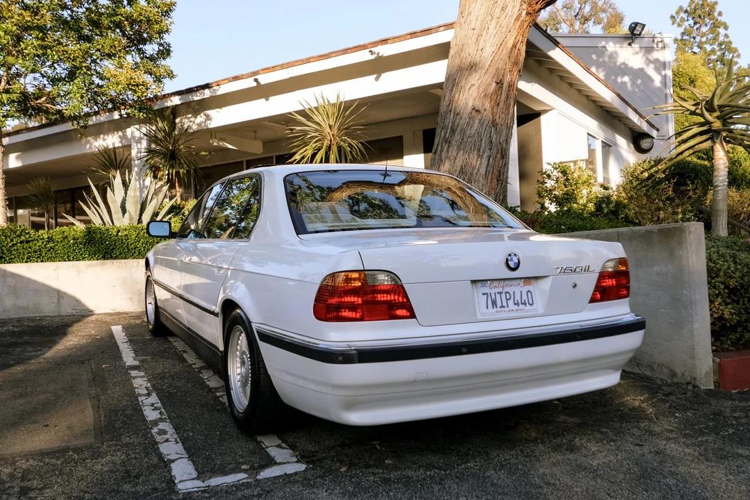 1998 BMW E38 750i & 750iL Sedan - Image 22 of 31