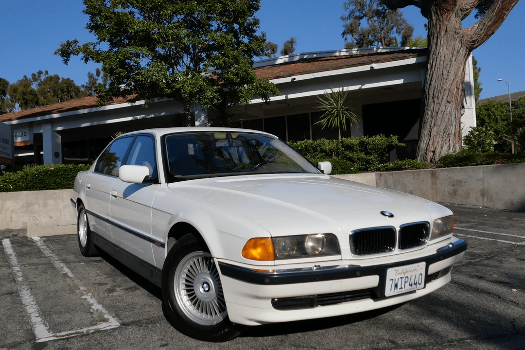 1998 BMW E38 750i & 750iL Sedan - Image 7 of 31