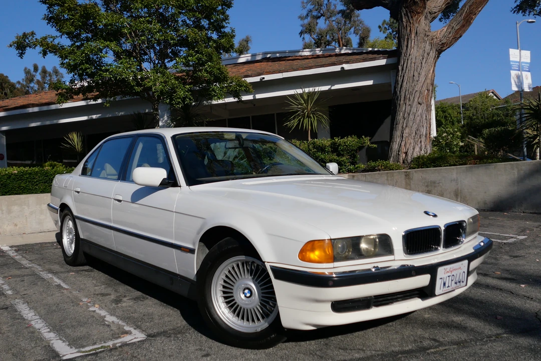 1998 BMW E38 750i & 750iL Sedan - Image 12 of 31