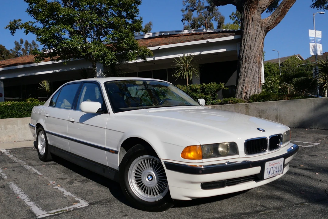 1998 BMW E38 750i & 750iL Sedan - Image 8 of 31