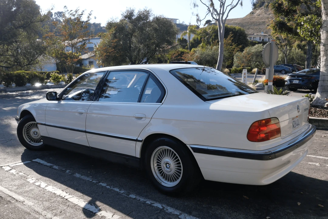 1998 BMW E38 750i & 750iL Sedan - Image 23 of 31