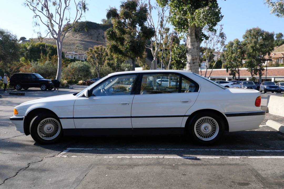 1998 BMW E38 750i & 750iL Sedan - Image 25 of 31
