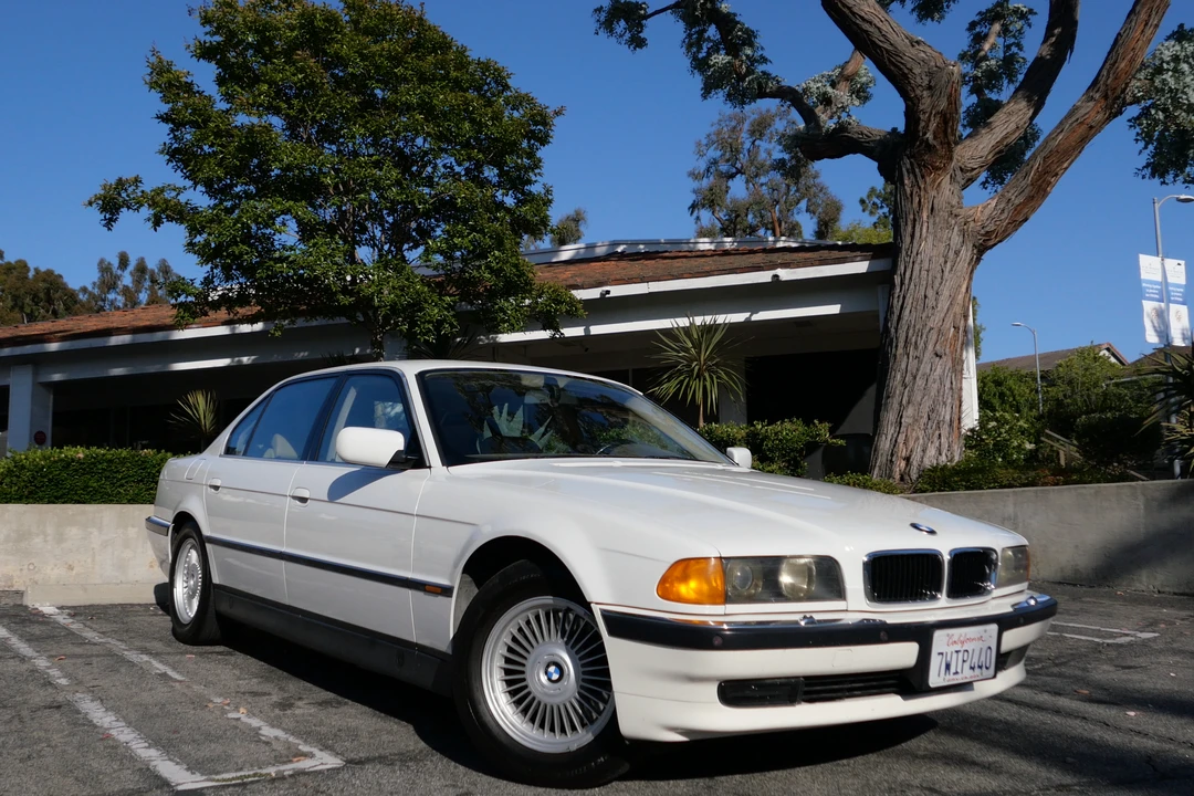 1998 BMW E38 750i & 750iL Sedan - Image 11 of 31