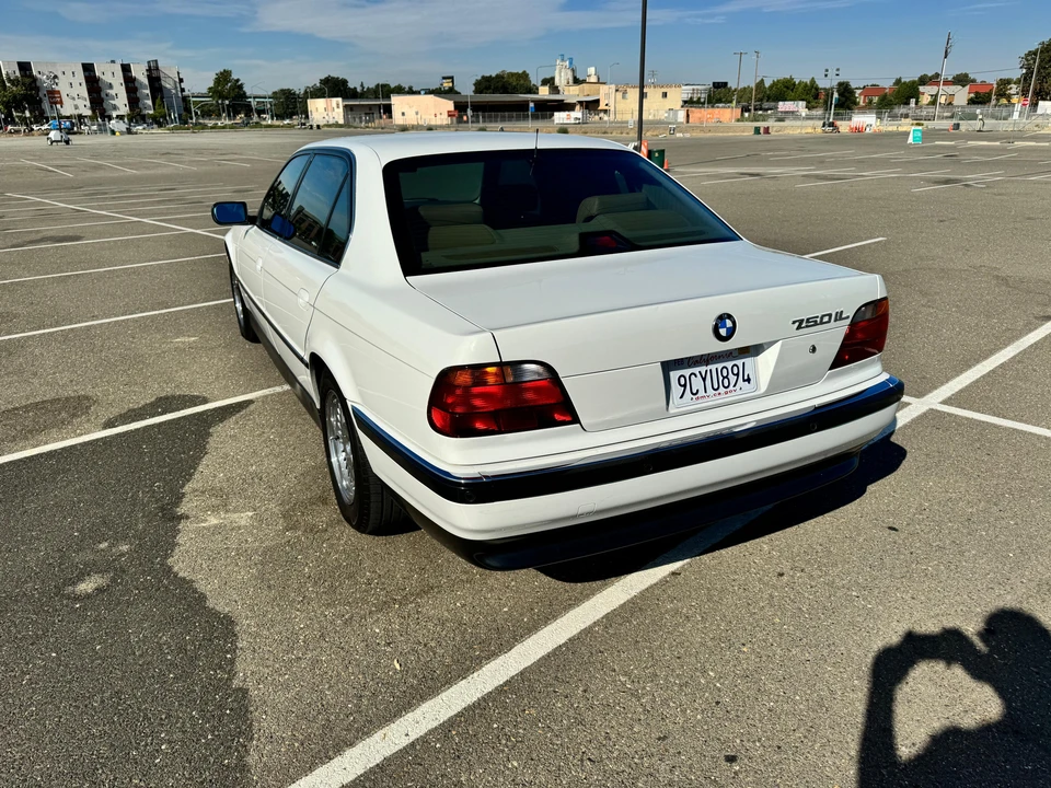 1998 BMW E38 750i & 750iL Sedan - Image 22 of 31