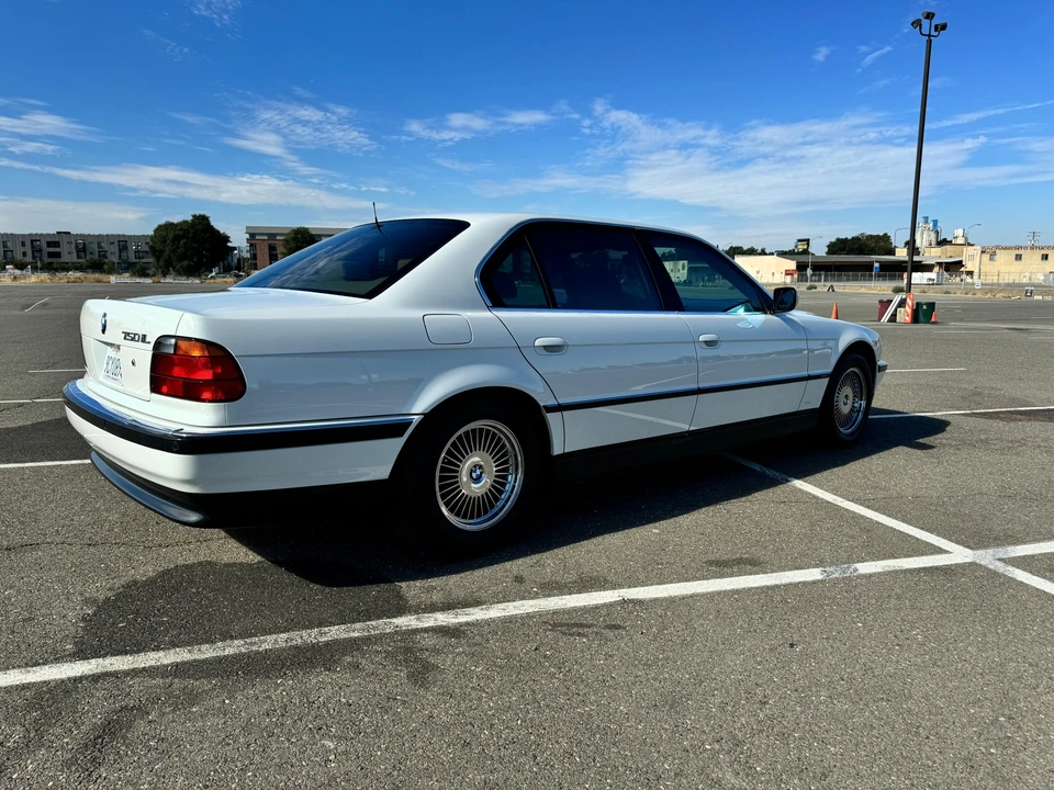 1998 BMW E38 750i & 750iL Sedan - Image 25 of 31