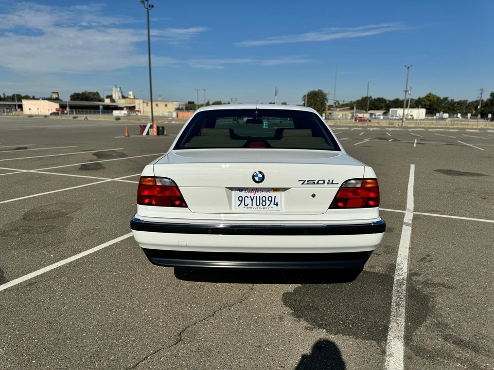 1998 BMW E38 750i & 750iL Sedan - Image 24 of 31