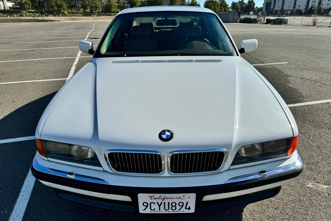 1998 BMW E38 750i & 750iL Sedan - Image 2 of 31