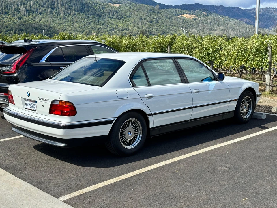 1998 BMW E38 750i & 750iL Sedan - Image 28 of 31