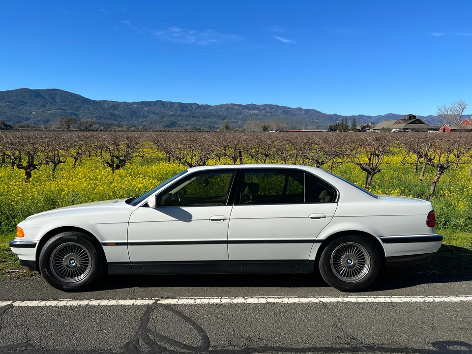 1998 BMW E38 750i & 750iL Sedan - Image 14 of 31