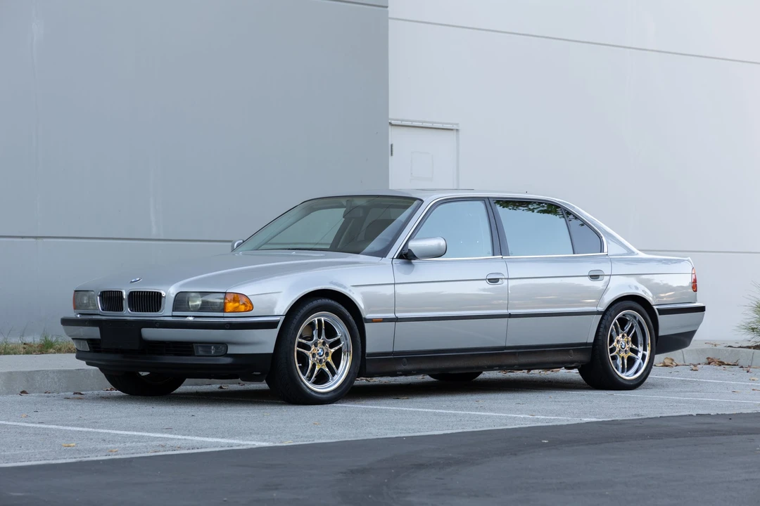 1998 BMW E38 750i & 750iL Sedan - Image 4 of 31