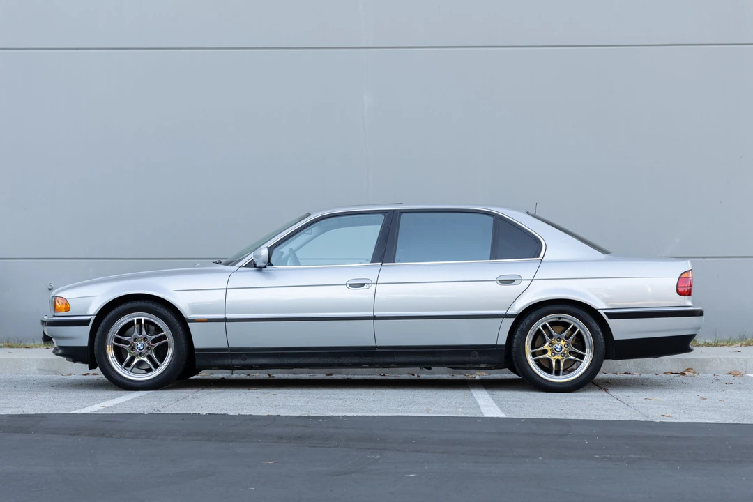 1998 BMW E38 750i & 750iL Sedan - Image 5 of 31