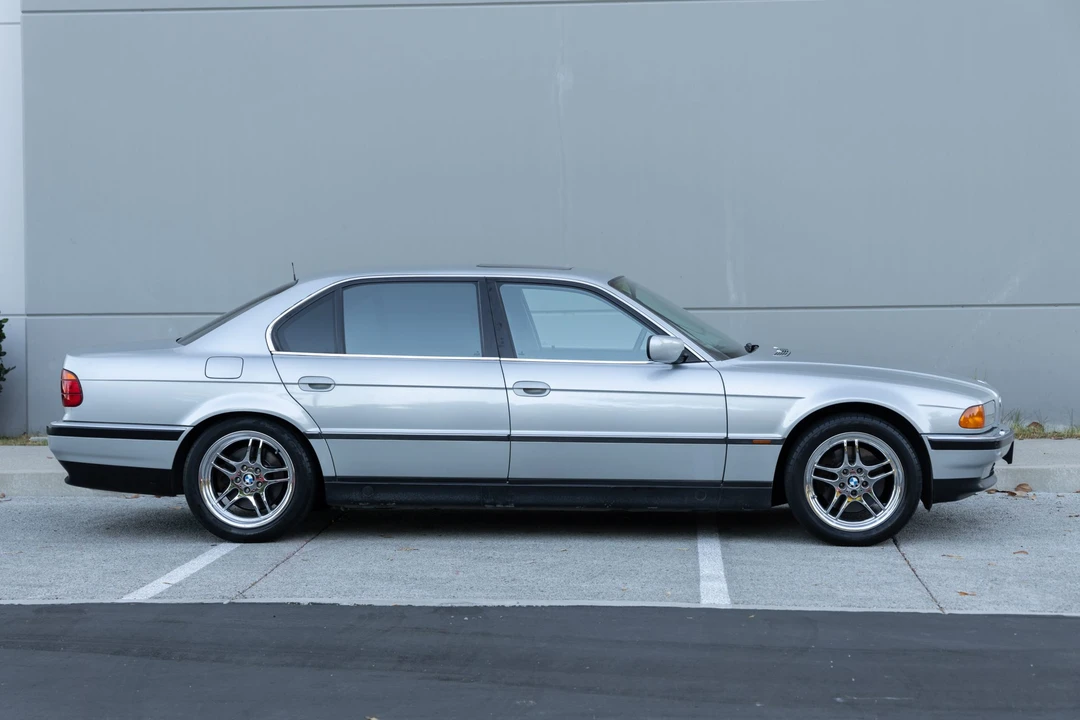 1998 BMW E38 750i & 750iL Sedan - Image 17 of 31