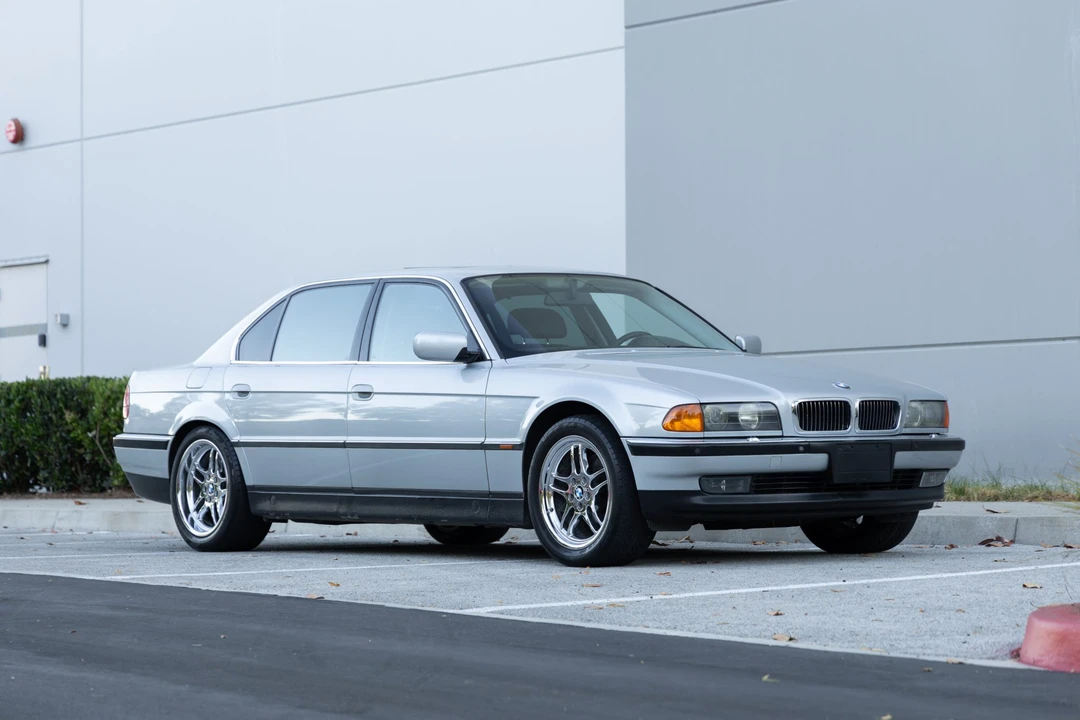 1998 BMW E38 750i & 750iL Sedan - Image 19 of 31