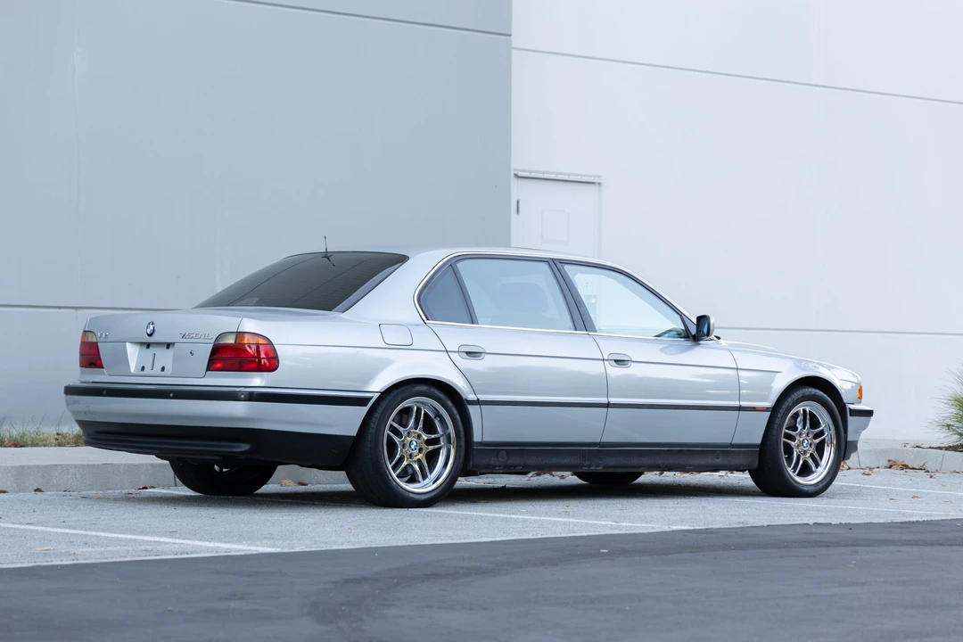 1998 BMW E38 750i & 750iL Sedan - Image 15 of 31