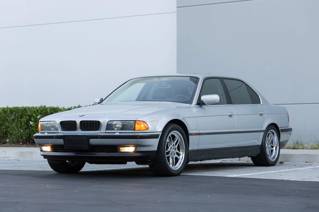 1998 BMW E38 750i & 750iL Sedan - Image 29 of 31