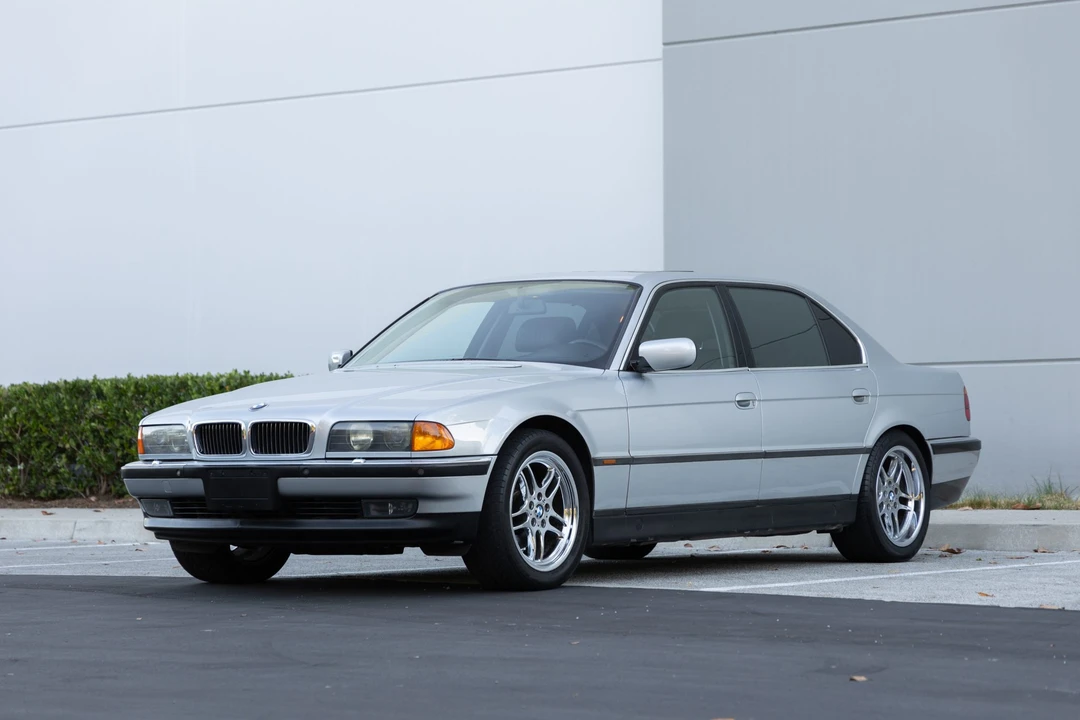 1998 BMW E38 750i & 750iL Sedan - Image 3 of 31