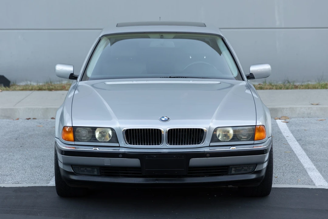 1998 BMW E38 750i & 750iL Sedan - Image 24 of 31