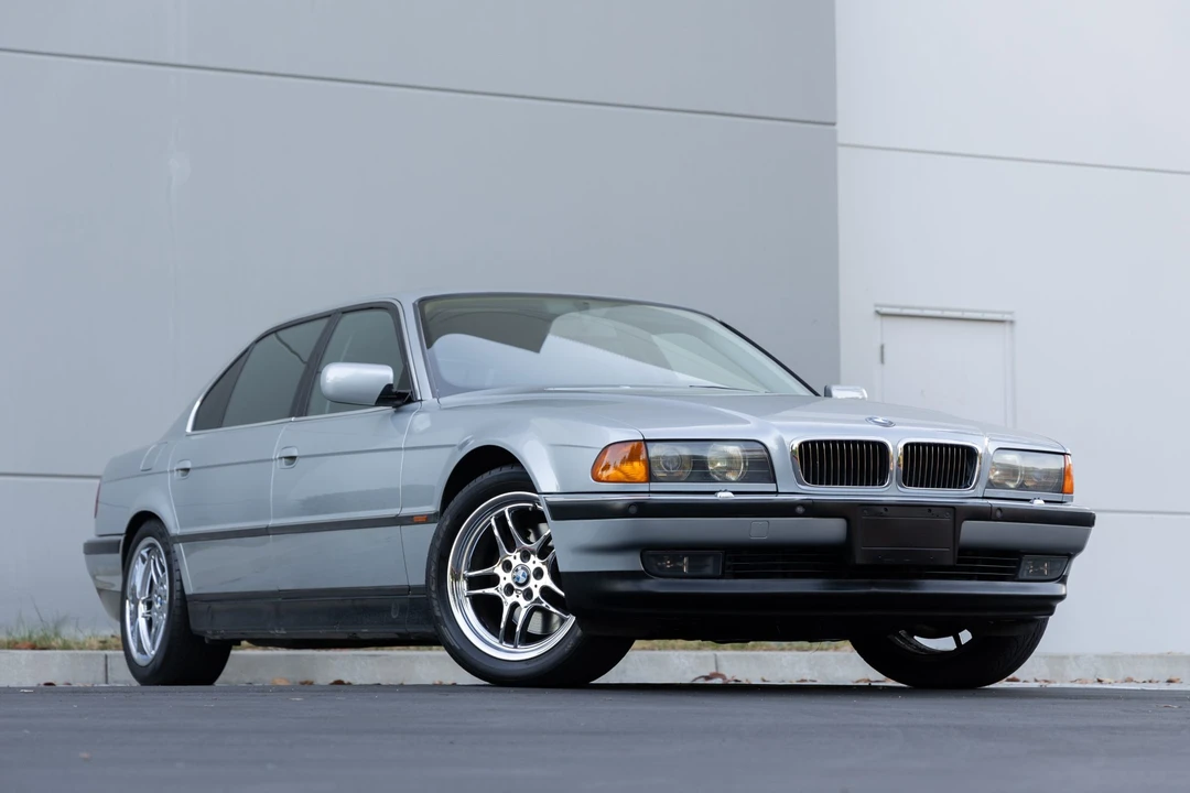1998 BMW E38 750i & 750iL Sedan - Image 25 of 31