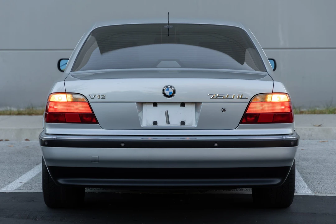 1998 BMW E38 750i & 750iL Sedan - Image 30 of 31