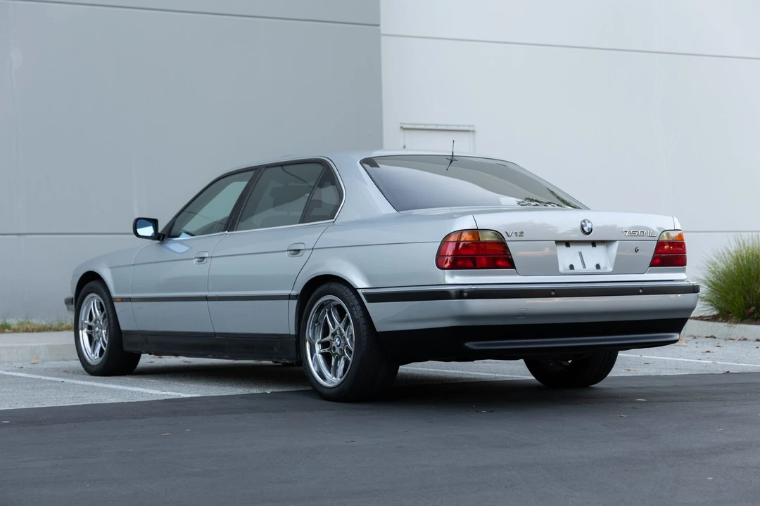 1998 BMW E38 750i & 750iL Sedan - Image 8 of 31