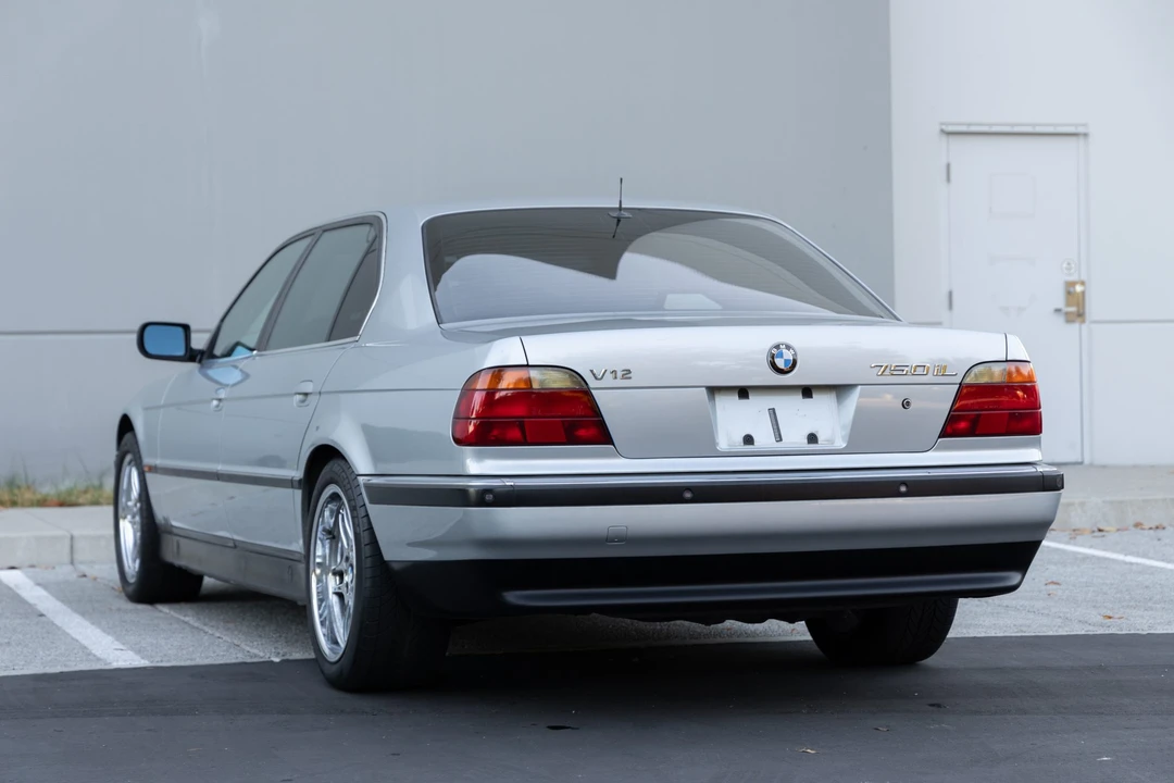 1998 BMW E38 750i & 750iL Sedan - Image 9 of 31