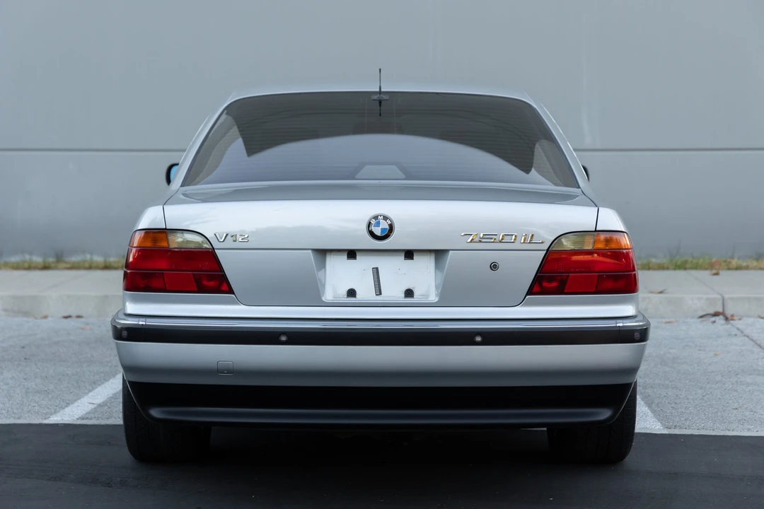 1998 BMW E38 750i & 750iL Sedan - Image 10 of 31