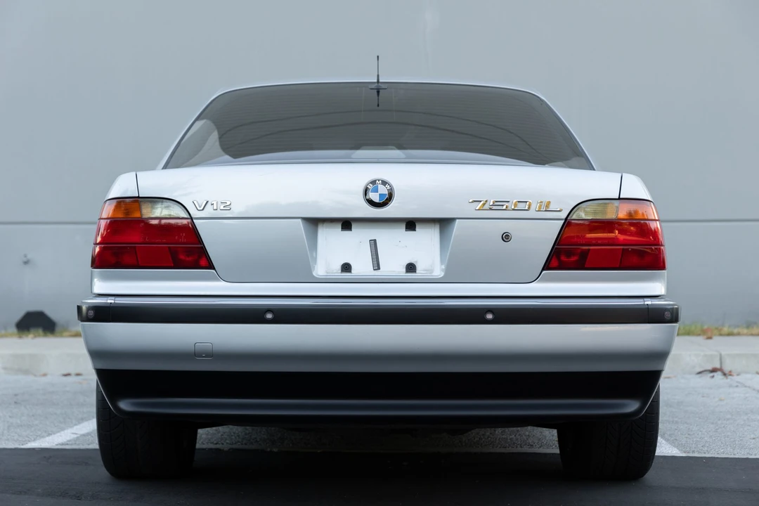 1998 BMW E38 750i & 750iL Sedan - Image 11 of 31