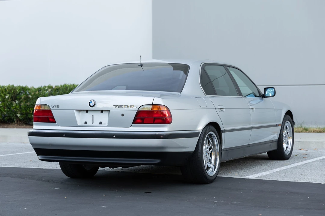 1998 BMW E38 750i & 750iL Sedan - Image 12 of 31