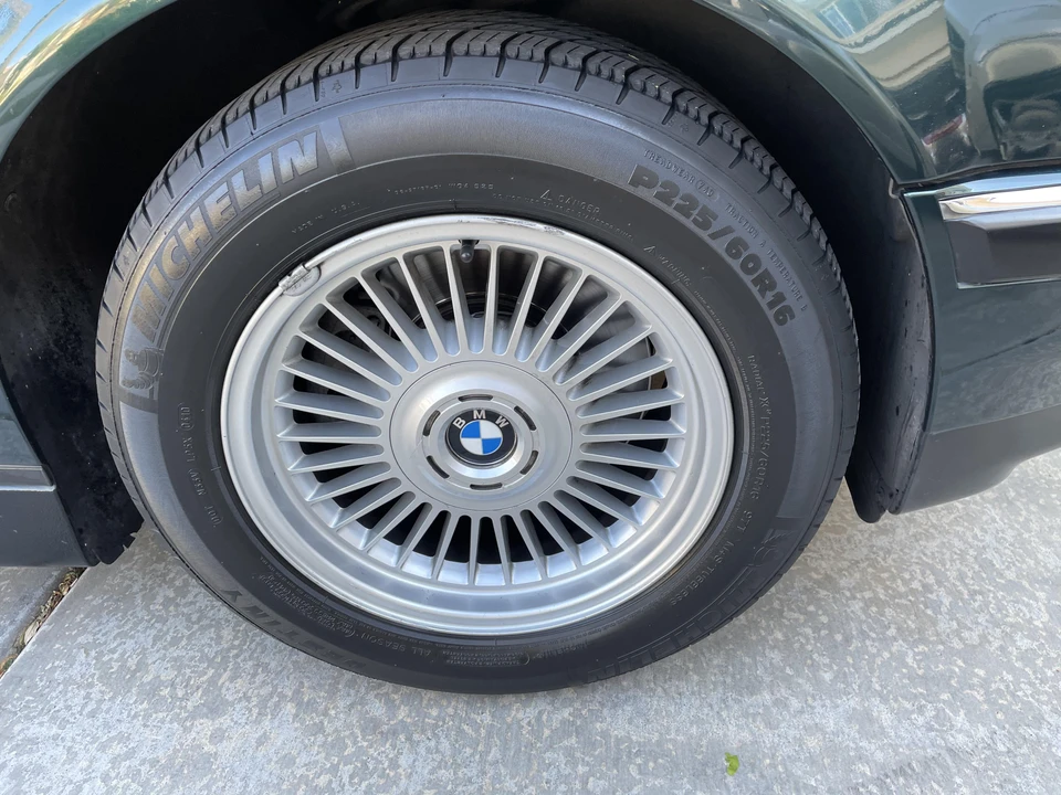 1998 BMW E38 750i & 750iL Sedan - Image 21 of 31