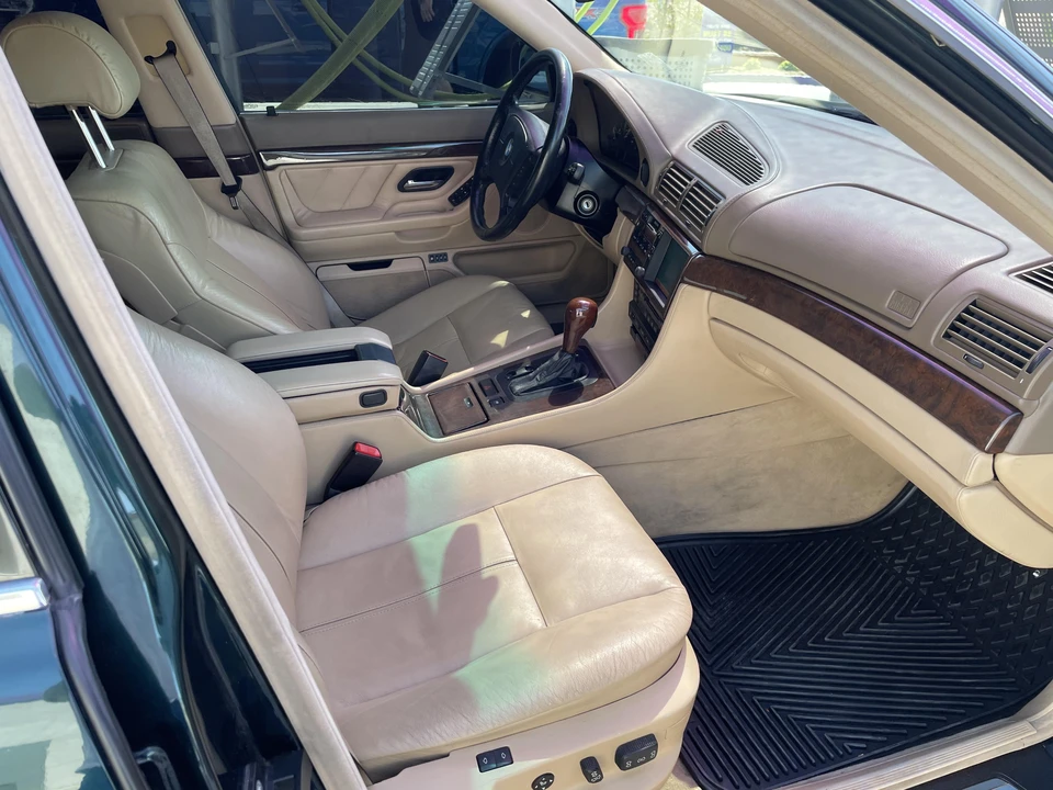 1998 BMW E38 750i & 750iL Sedan - Image 25 of 31