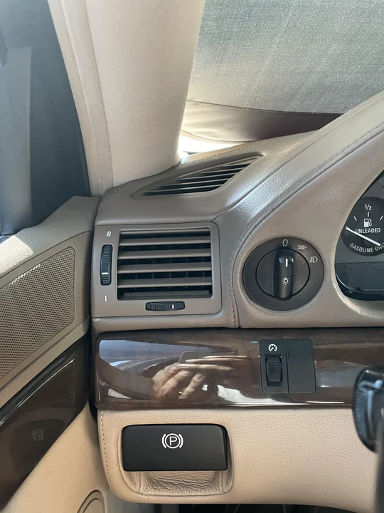 1998 BMW E38 750i & 750iL Sedan - Image 29 of 31